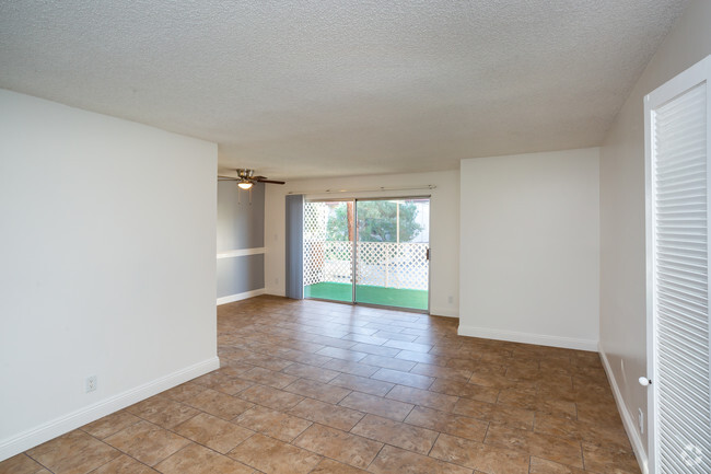 1BR, 1BA - 750 SF - #242 - Del Mar Apartments