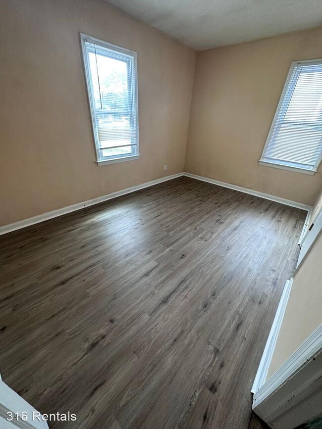 Building Photo - 2 br, 1 bath House - 1307 N Erie