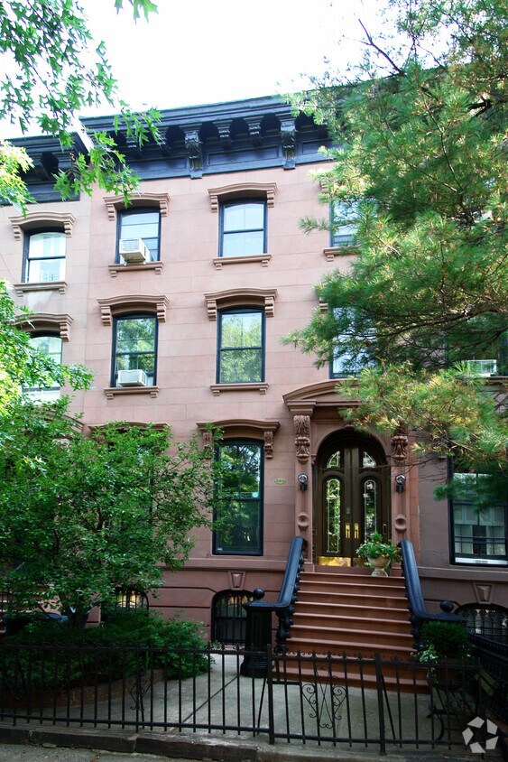 Primary Photo - 389 3rd St