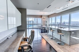 Building Photo - 4471 Dean Martin Dr