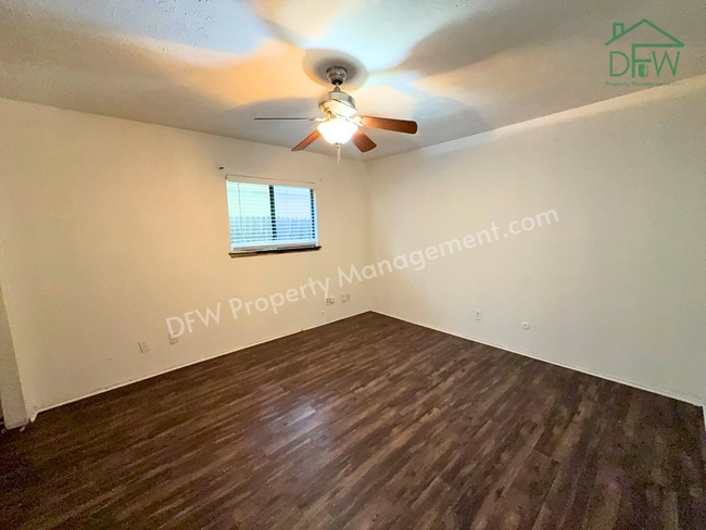 Building Photo - Cozy 3-Bedroom Home with Fireplace, Covered Patio & Large Fenced Backyard for Lease