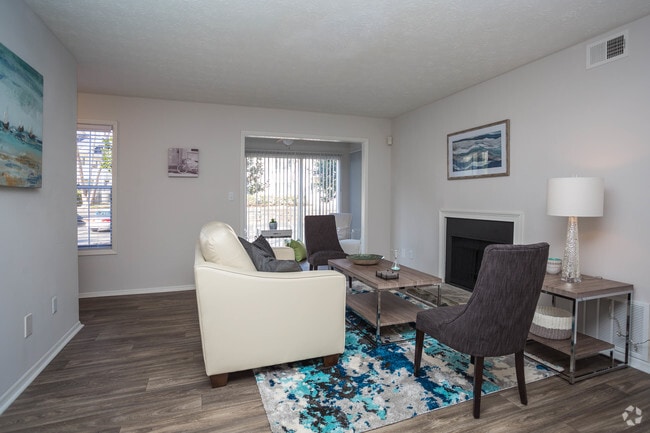 Interior Photo - zBirch Run