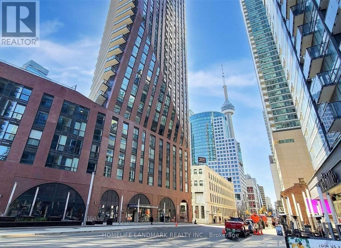 Primary Photo - 99-599 John St