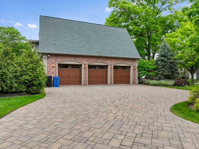 Building Photo - 100 Nichols Dr