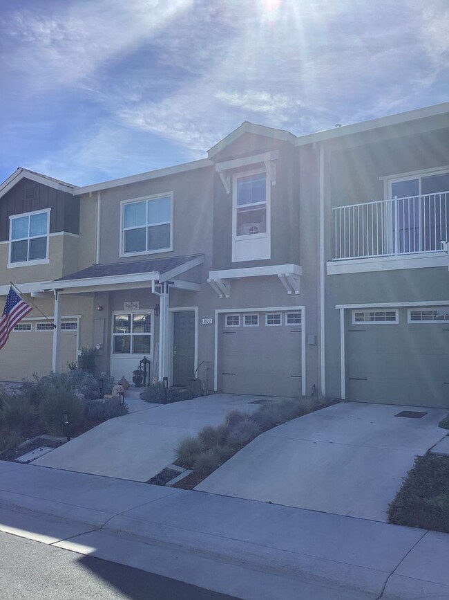 Foto del edificio - 3/2.5 Move in ready in Rocklin