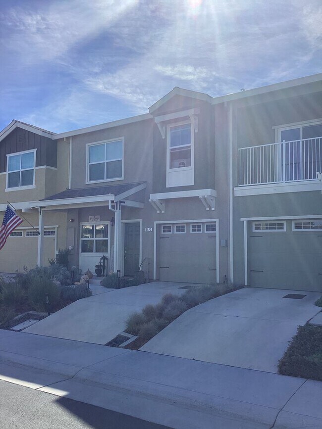 Building Photo - OPEN HOUSE SHOWING ON 1/19 Friday @ 4PM - ...