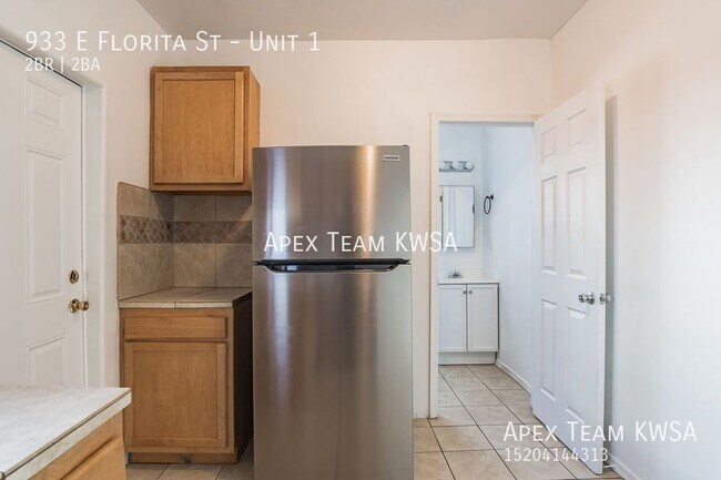 Building Photo - 933 E Florita St