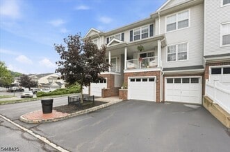 Building Photo - 604 Knollwood Ct