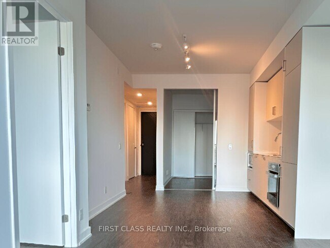 Photo du bâtiment - 88 Queen St E