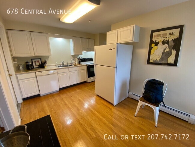 Foto del edificio - 678 Central Ave