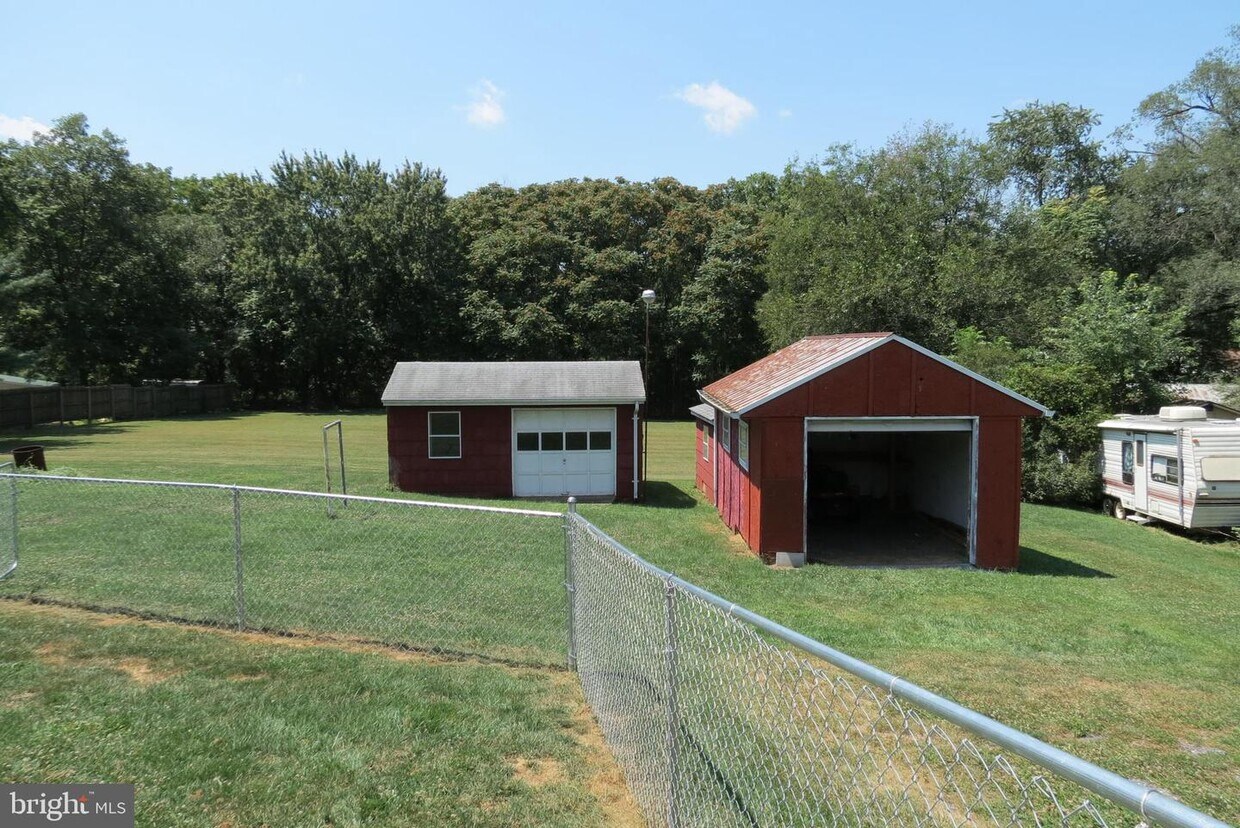 Primary Photo - 5110 Woodbine Rd