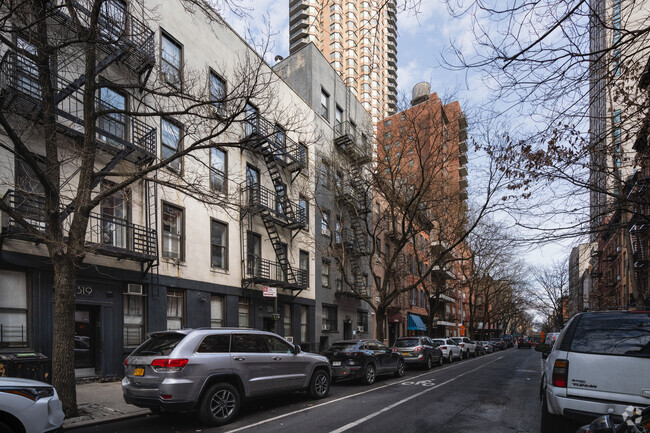 Building Photo - 323 East 78th Street