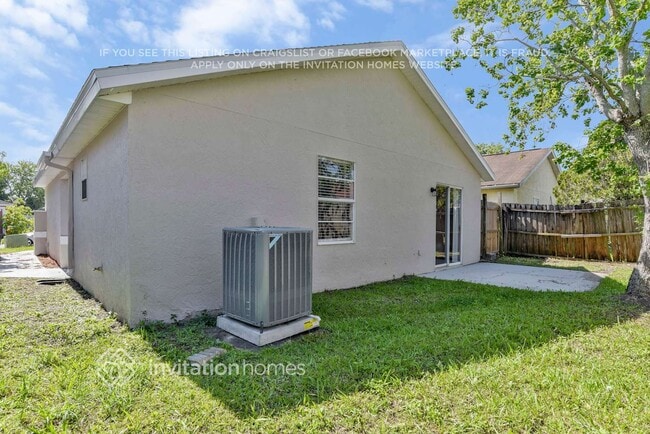 Building Photo - 1028 Florida Holly Dr