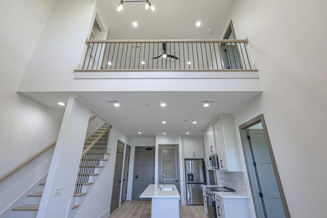 Photo - 1025 Southwalk Dr Apartment