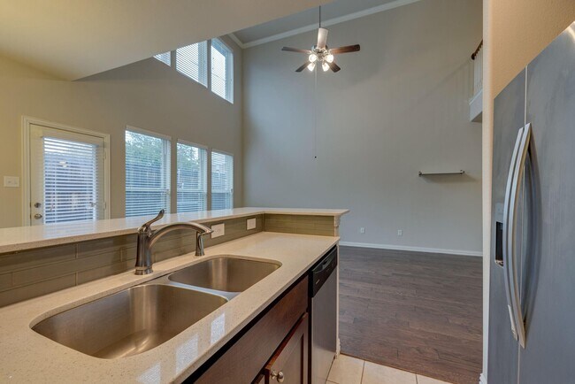 Foto del edificio - 4411 Samarth St