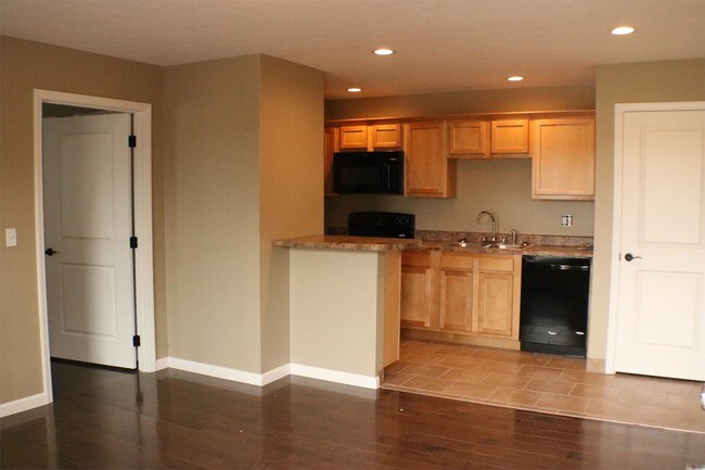 Building Photo - 198 Wilkinson St