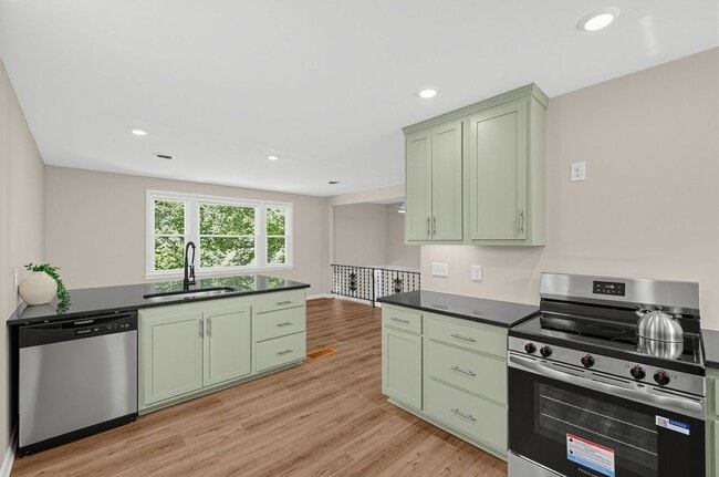 Foto del edificio - 2695 Barclay Dr