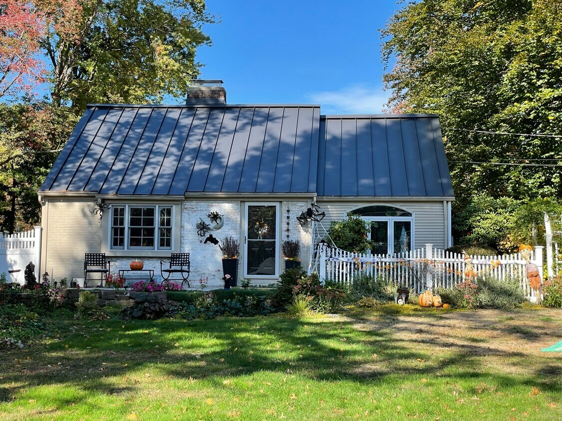 Primary Photo - 21 Fernbel Ln