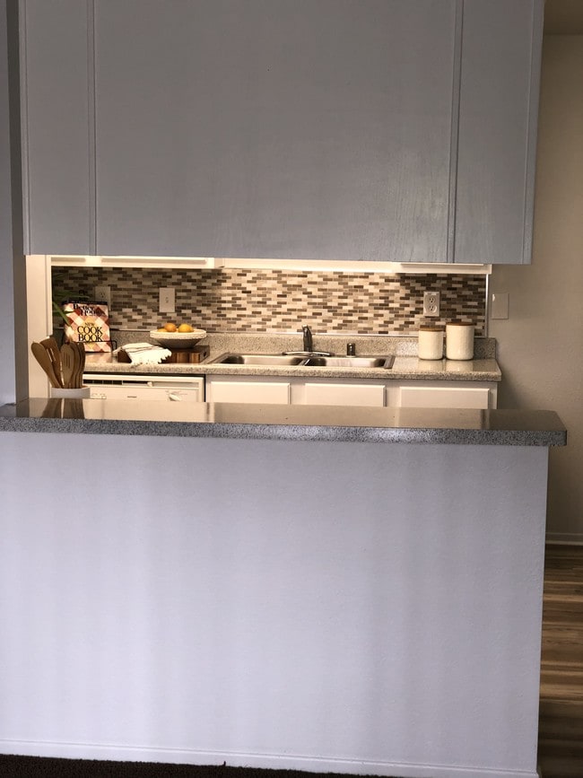 Building Photo - Goodmanor Apartments