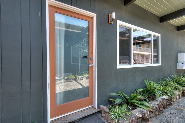 Building Photo - 2325 Kansas Ave