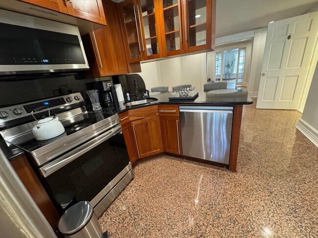 Foto del edificio - 611 Quincy St
