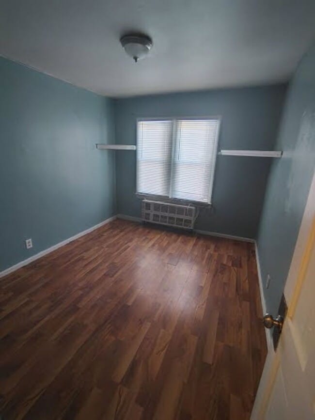 Building Photo - 508 W Maple St