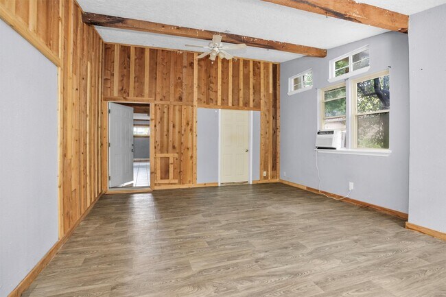 Foto del edificio - 5934 Beech Dr