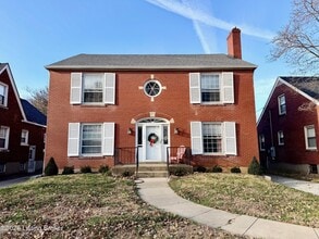 Building Photo - 2211 Tyler Ln