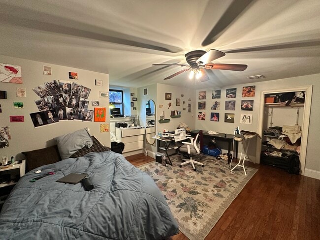 Foto del edificio - 135 Hillside St