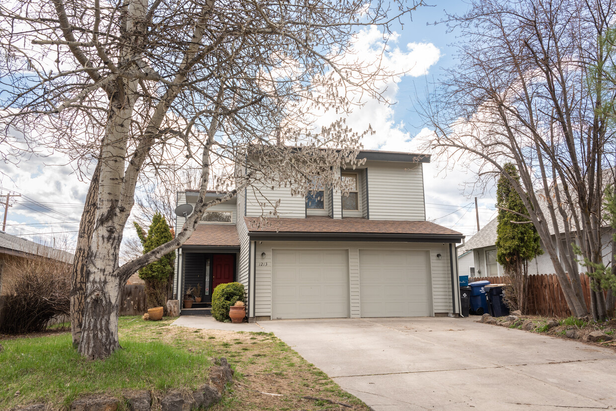 Front of House - 1213 NW ALBANY AVENUE