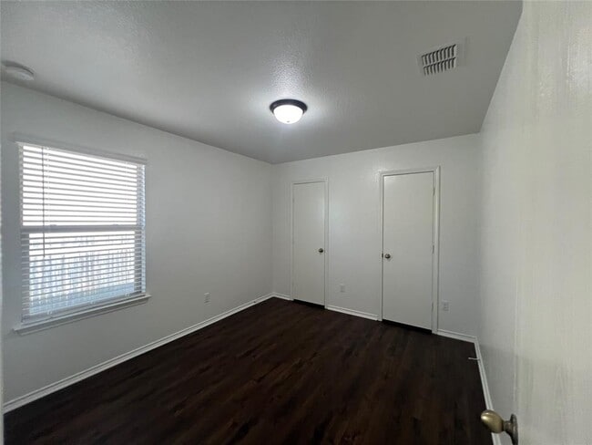 Building Photo - 270 Sheep Trail Dr