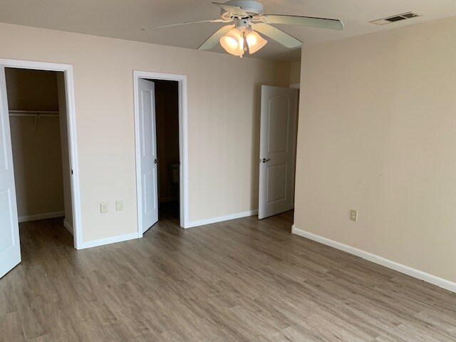 Building Photo - 1725 Fox Run Dr
