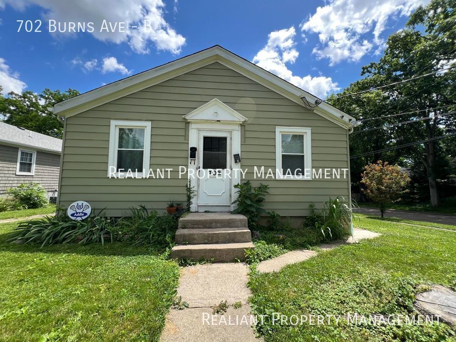 702 Burns Ave Unit B, Wyoming, OH 45215 Room for Rent in Wyoming, OH