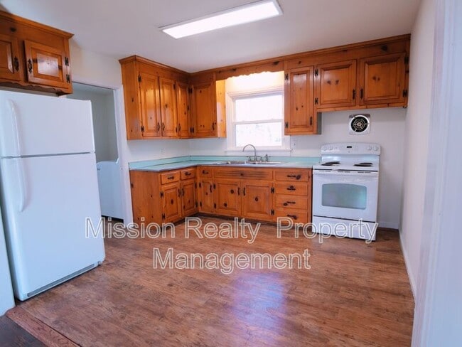 Photo - 2500 Byron St House