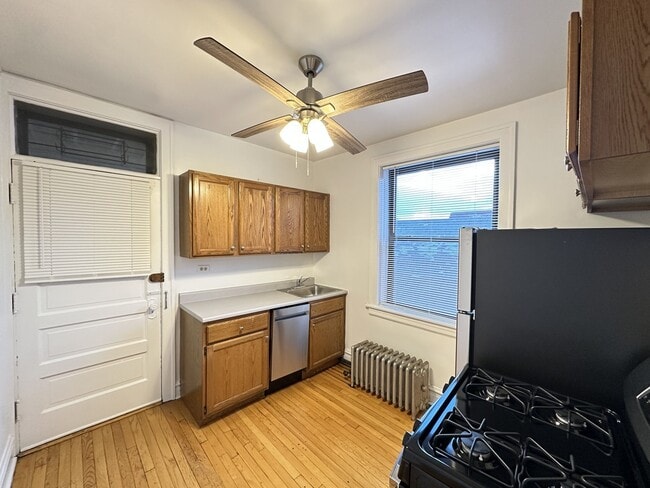 Foto del edificio - 1913 W Larchmont Ave