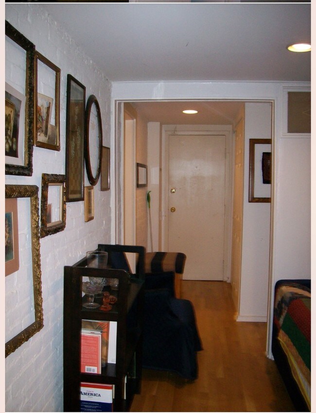 Foto del edificio - 813 Maryland Ave NE