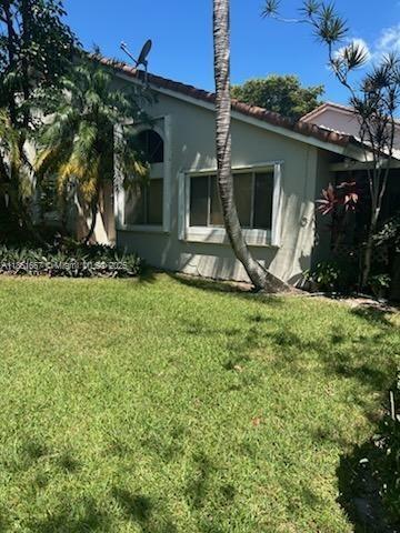 Foto del edificio - 7340 Pinewalk Dr S