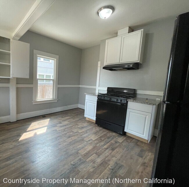 Building Photo - 3 br, 1.5 bath House - 315 N Broadway