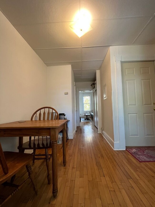 Building Photo - 1 Bedroom Apartment On The Northside