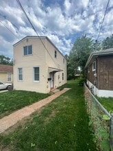 Building Photo - 115 W Cartwright Ave