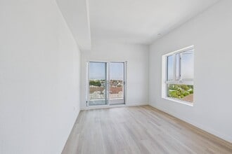 Interior Photo - Thrive on 5th