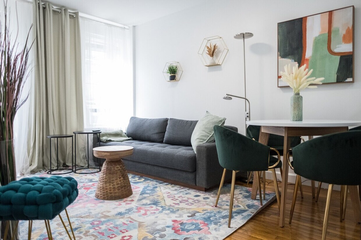 Foto principal - 222 E 104th St