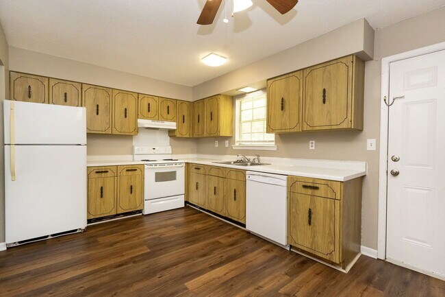Building Photo - 3640 Missionaire Ave