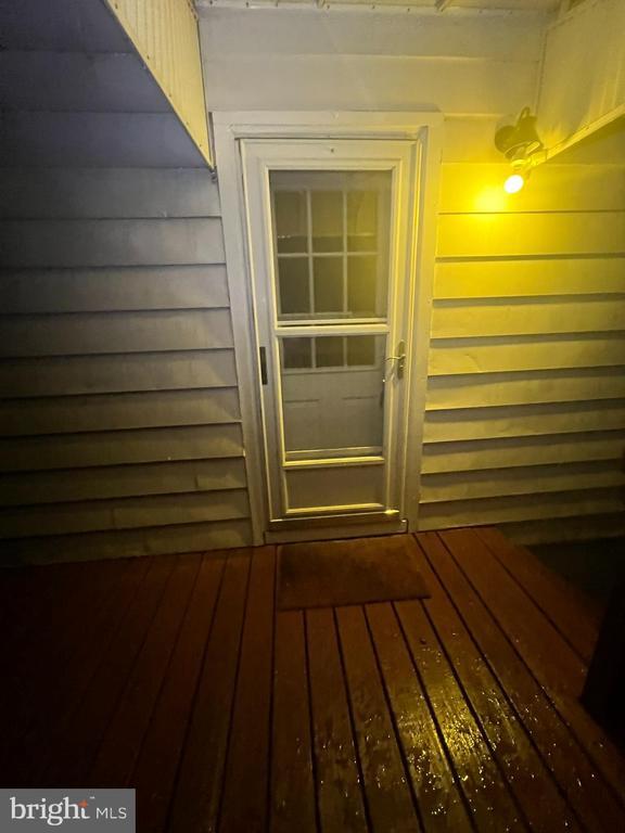 Primary Photo - 441 Larchmont Dr
