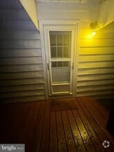 Building Photo - 441 Larchmont Dr