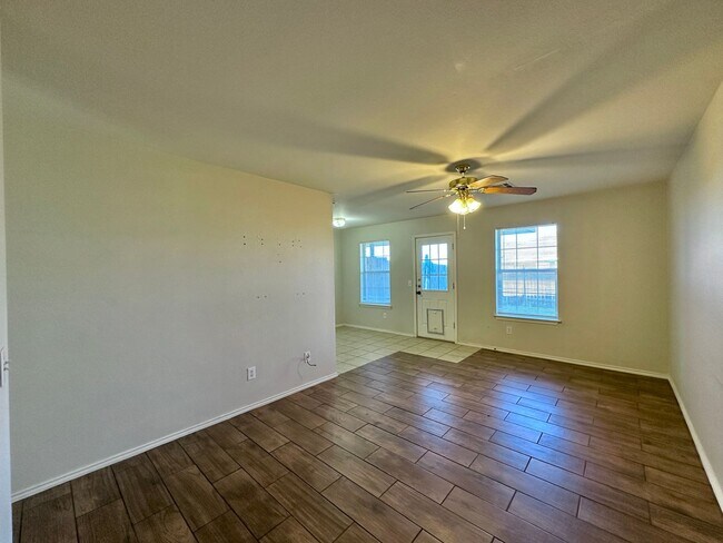 Building Photo - 4003 Eula Bea Ct