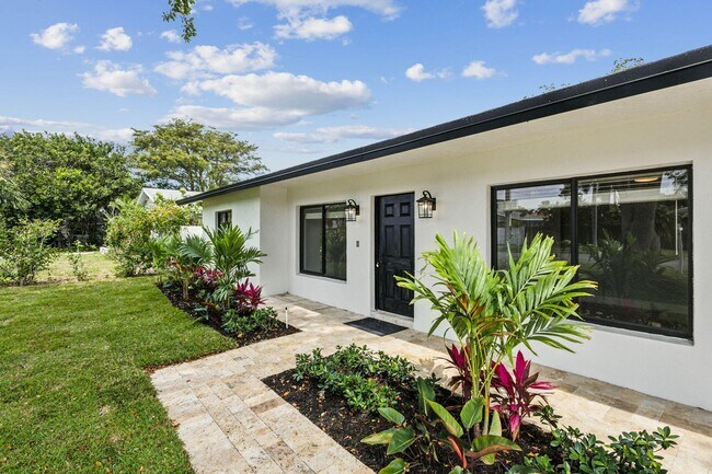 Foto del edificio - 521 Curlew Rd