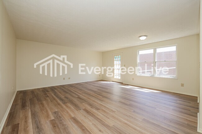 Foto del edificio - 8755 Mardi Gras Dr