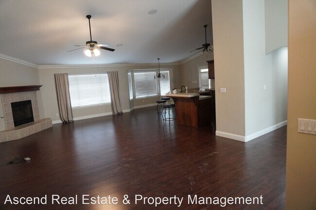 Building Photo - 3 br, 2 bath House - 12404 Tule River Way