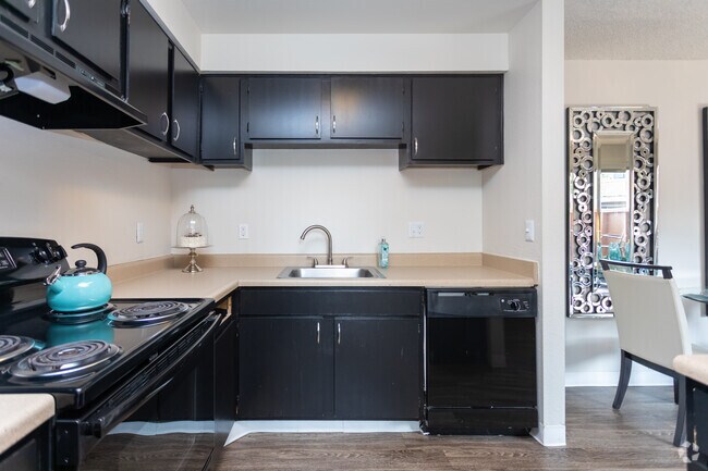 2HAB, 2BA - 1,043 ft² - Ridgeview Place